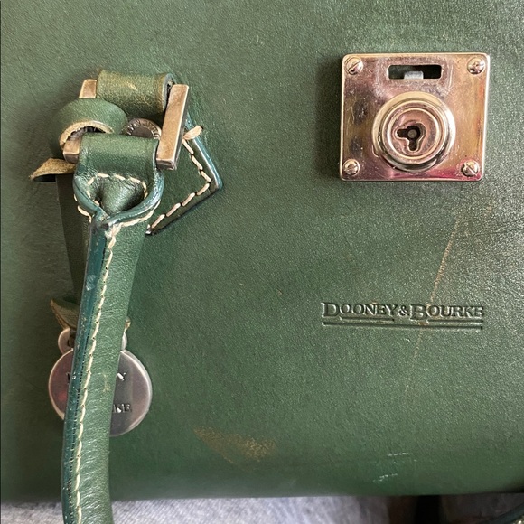 Vintage Green Dooney and Bourke Alto Bag - Picture 8 of 9